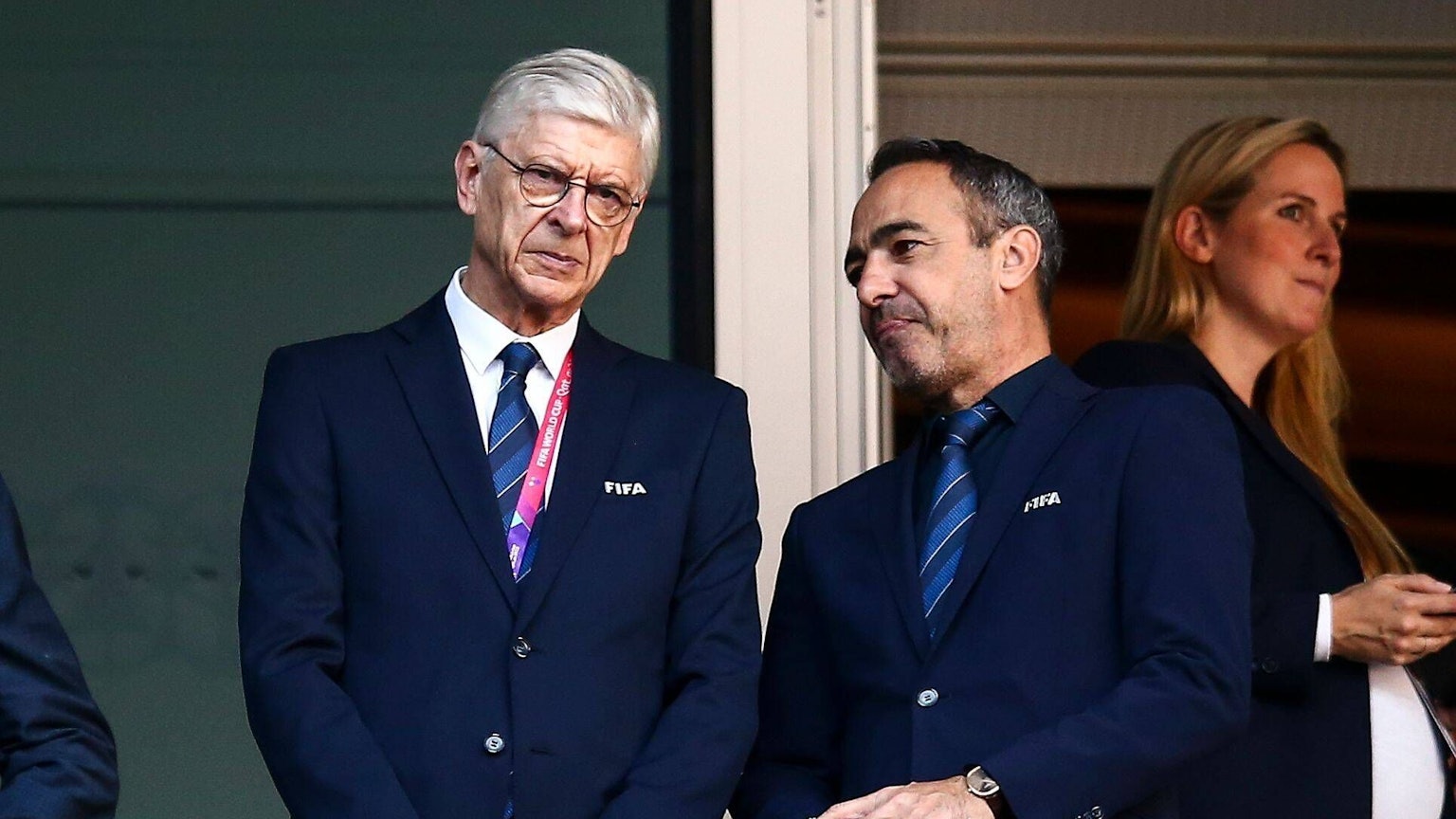Youri Djorkaeff (r.) im Gespräch mit Arsene Wenger