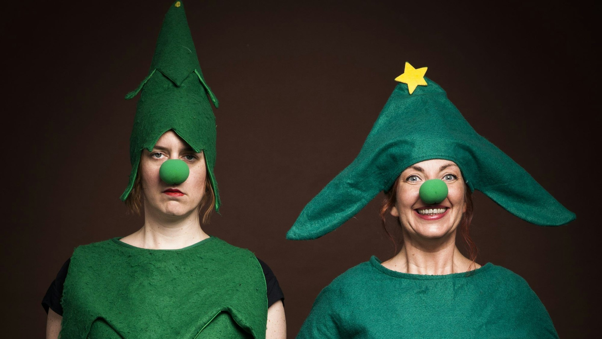 Dagmar Schönleber (r.) und Anika Auweiler
Weihnachtsrevue im Klüngelpütz
