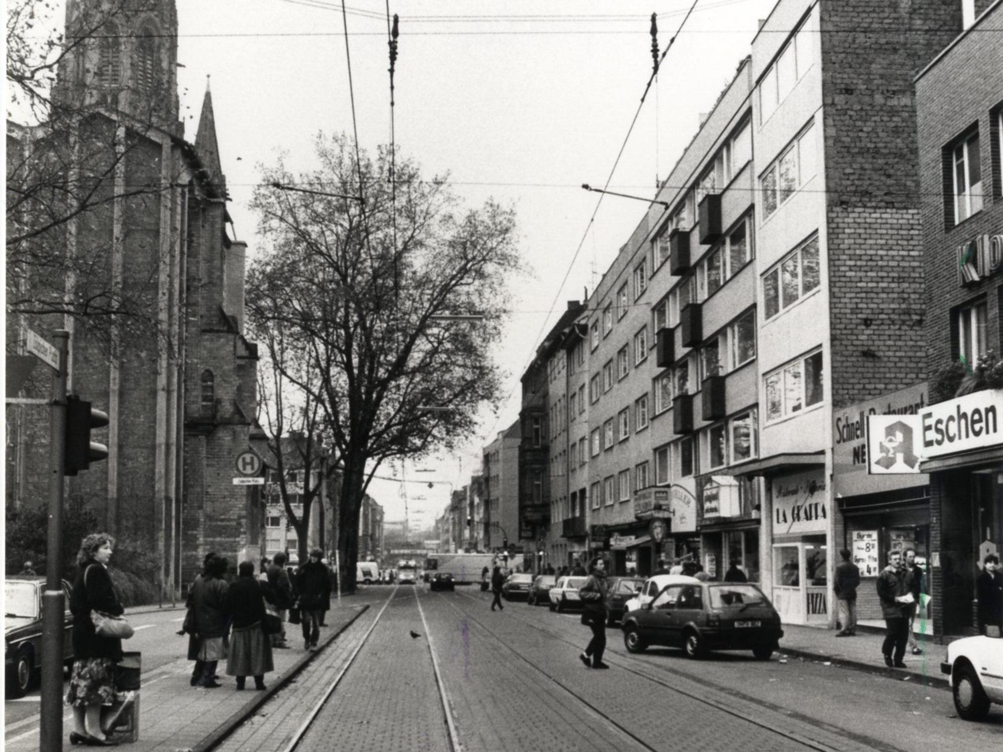 November 1990, Köln: Historische Bilder der Zülpicher Straße. Foto: F.W. Holubovsky