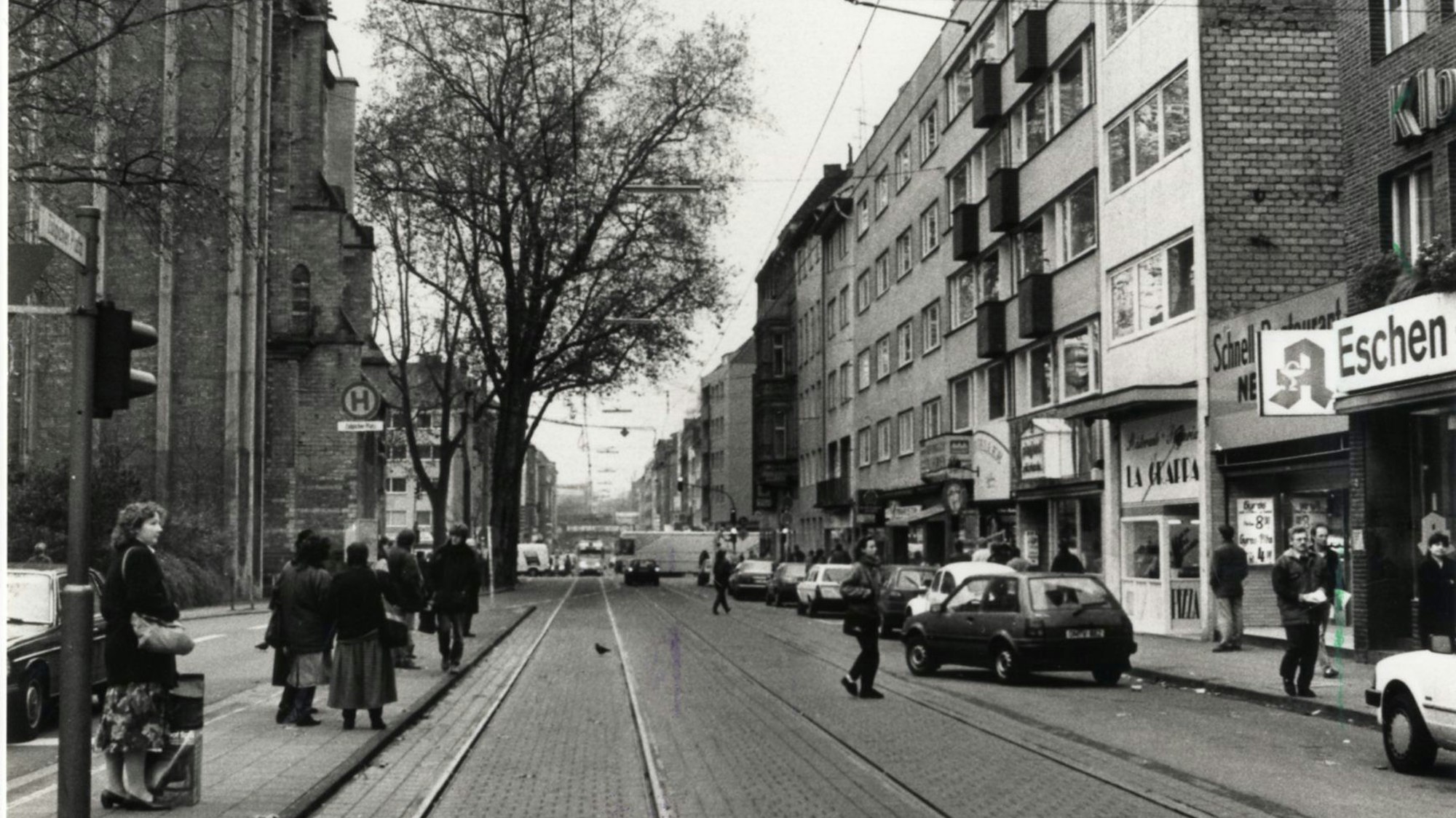 November 1990, Köln: Historische Bilder der Zülpicher Straße. Foto: F.W. Holubovsky