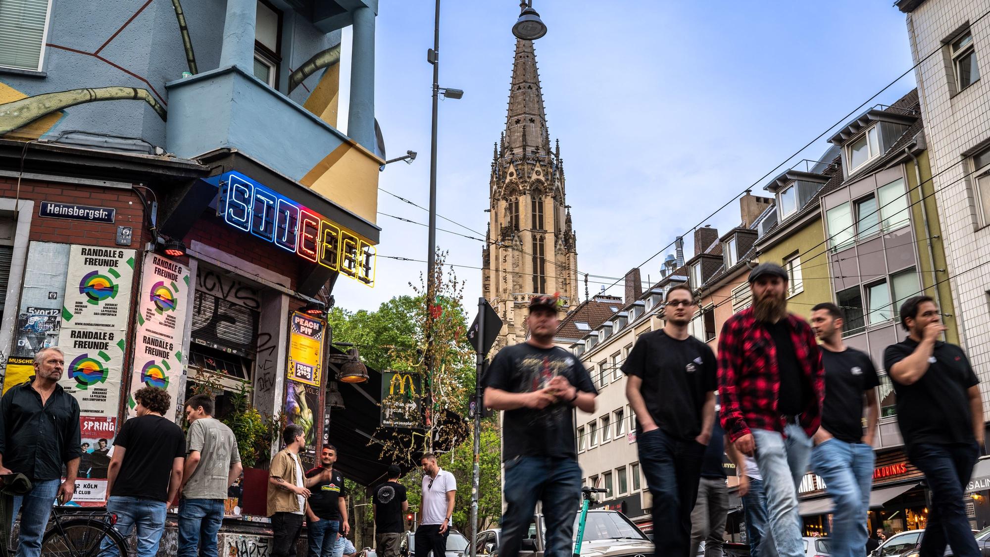 Die Kneipe „Stiefel“ ist ein beliebter Treffpunkt auf der Zülpicher Straße.