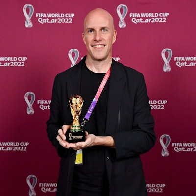 Ein Videostandbild der FIFA zeigt den Journalisten Grant Wahl bei einer Preisverleihung in Doha.