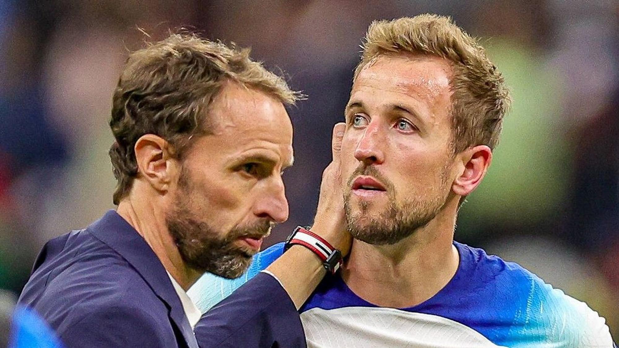 Gareth Southgate tröstet Harry Kane nach Abpfiff.