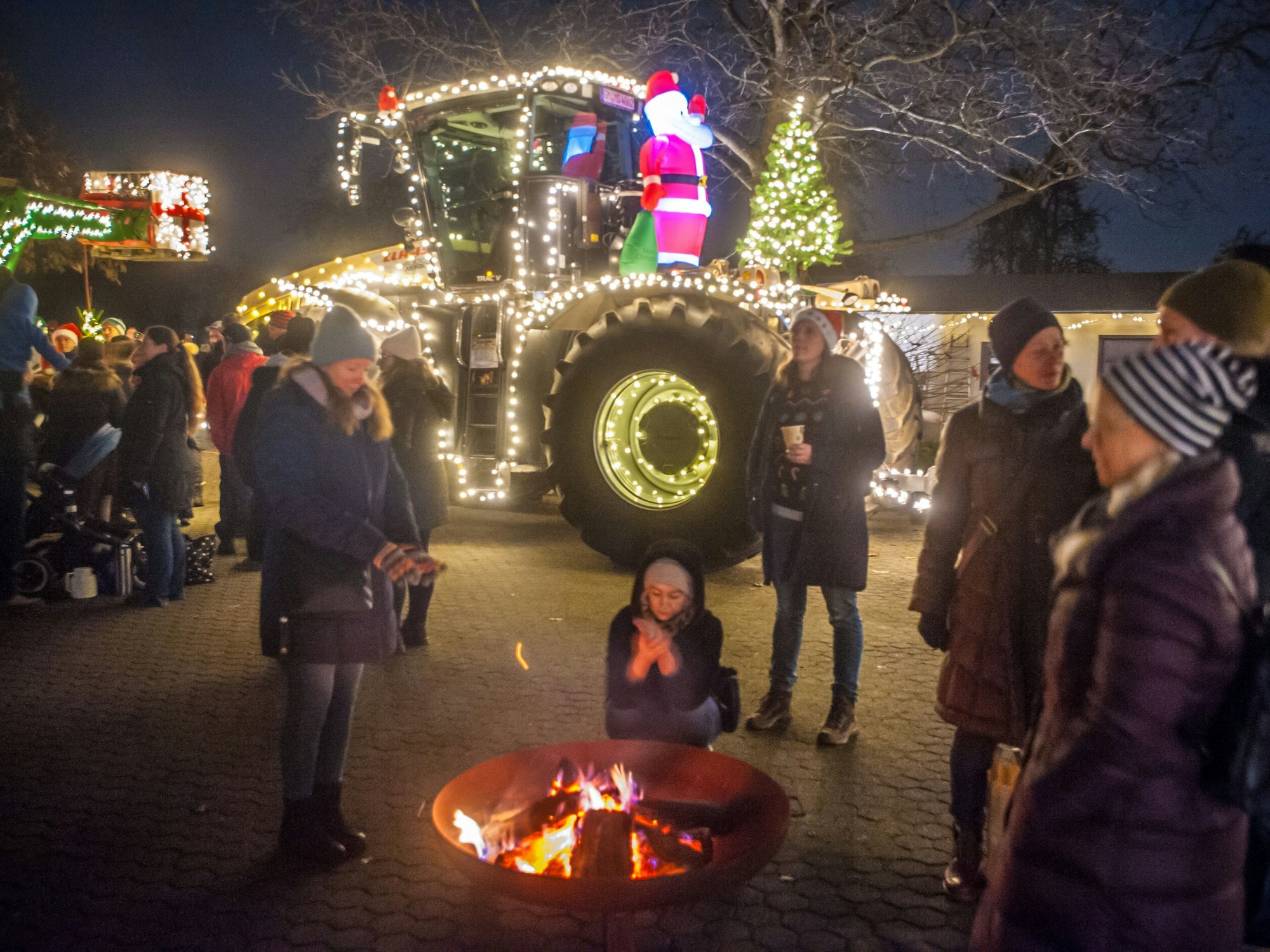 Fast 80 Trecker fahren von Imbach aus über die Dörfer. Foto: Ralf Krieger