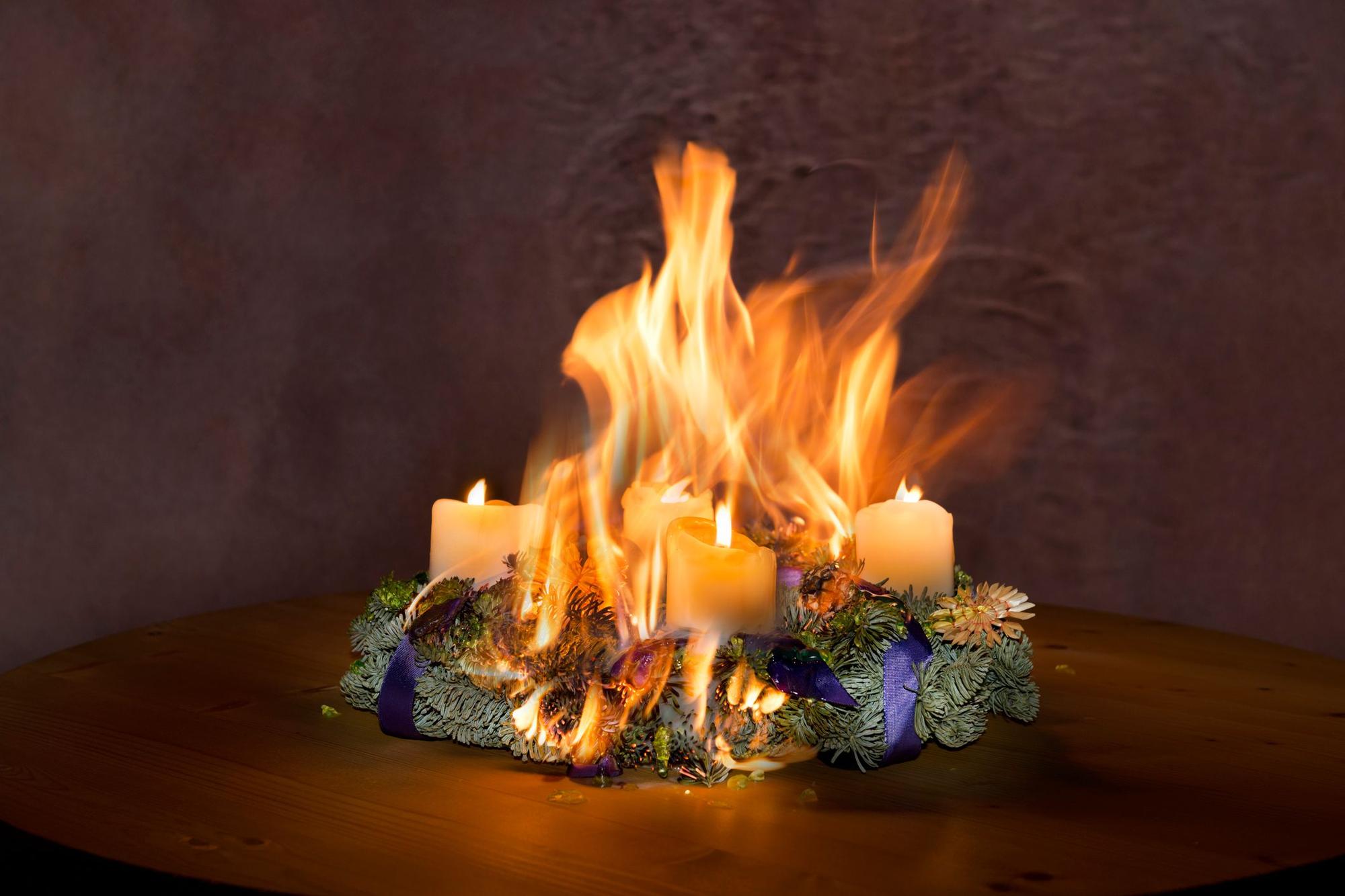 Symbolbild: Adventskalender fängt Feuer