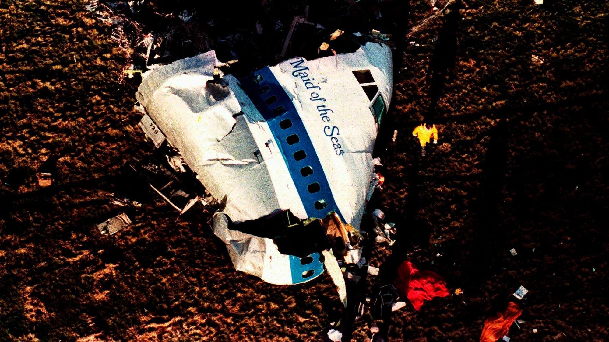Luftaufnahme des zerstörten Jumbo-Jets von Pan Am.