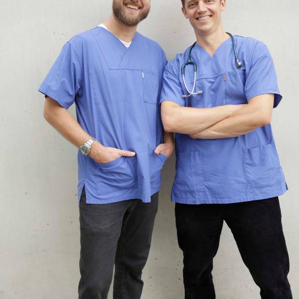 Till Rausch und Dr. Benedict-Douglas Sannwaldt stehen nebeneinander