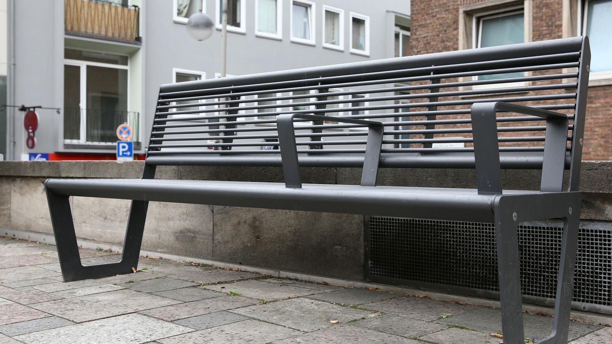 Sitzbank am Kölner Theo-Burauen Platz