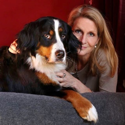 Hund Fanny mit Frauchen Susanne.