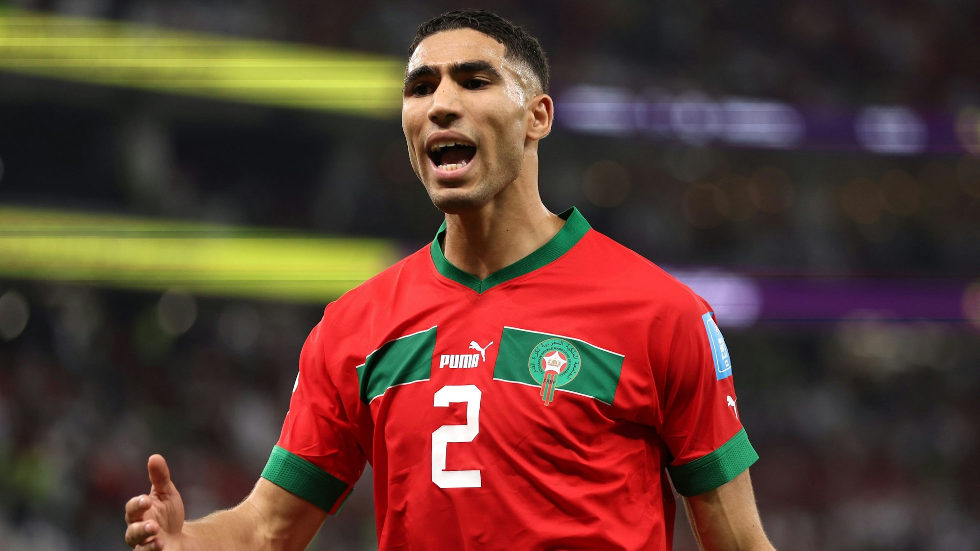 Der marokkanische Außenverteidiger Achraf Hakimi gestikuliert während des Viertelfinal-Matchs gegen Portugal.
