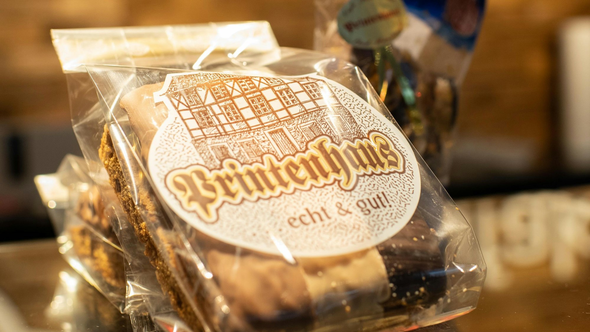 Das Bild zeigt eine Verpackung mit zahlreichen Printen aus der Printenmanufaktur.