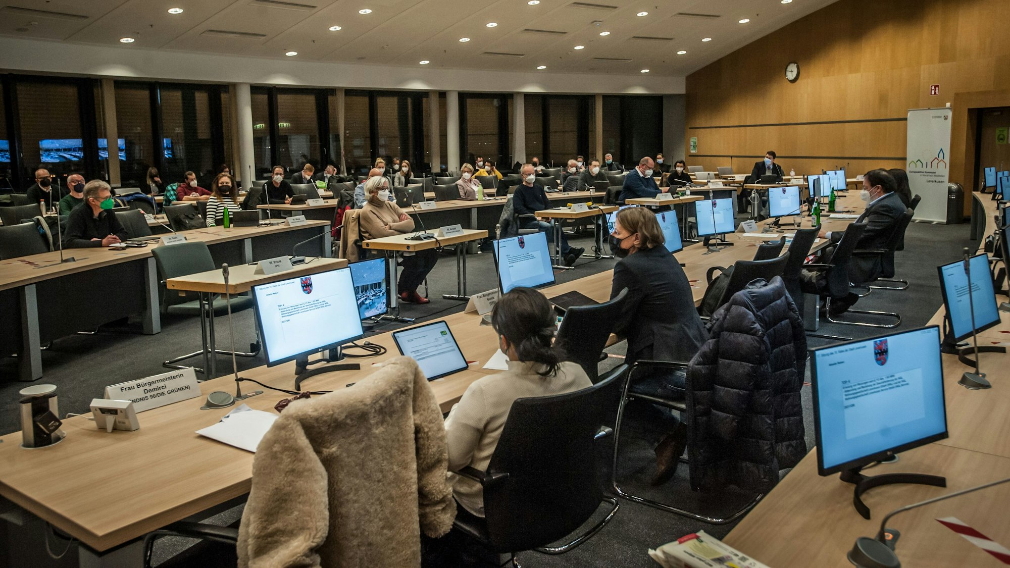 Der Rat von Leverkusen tagt.