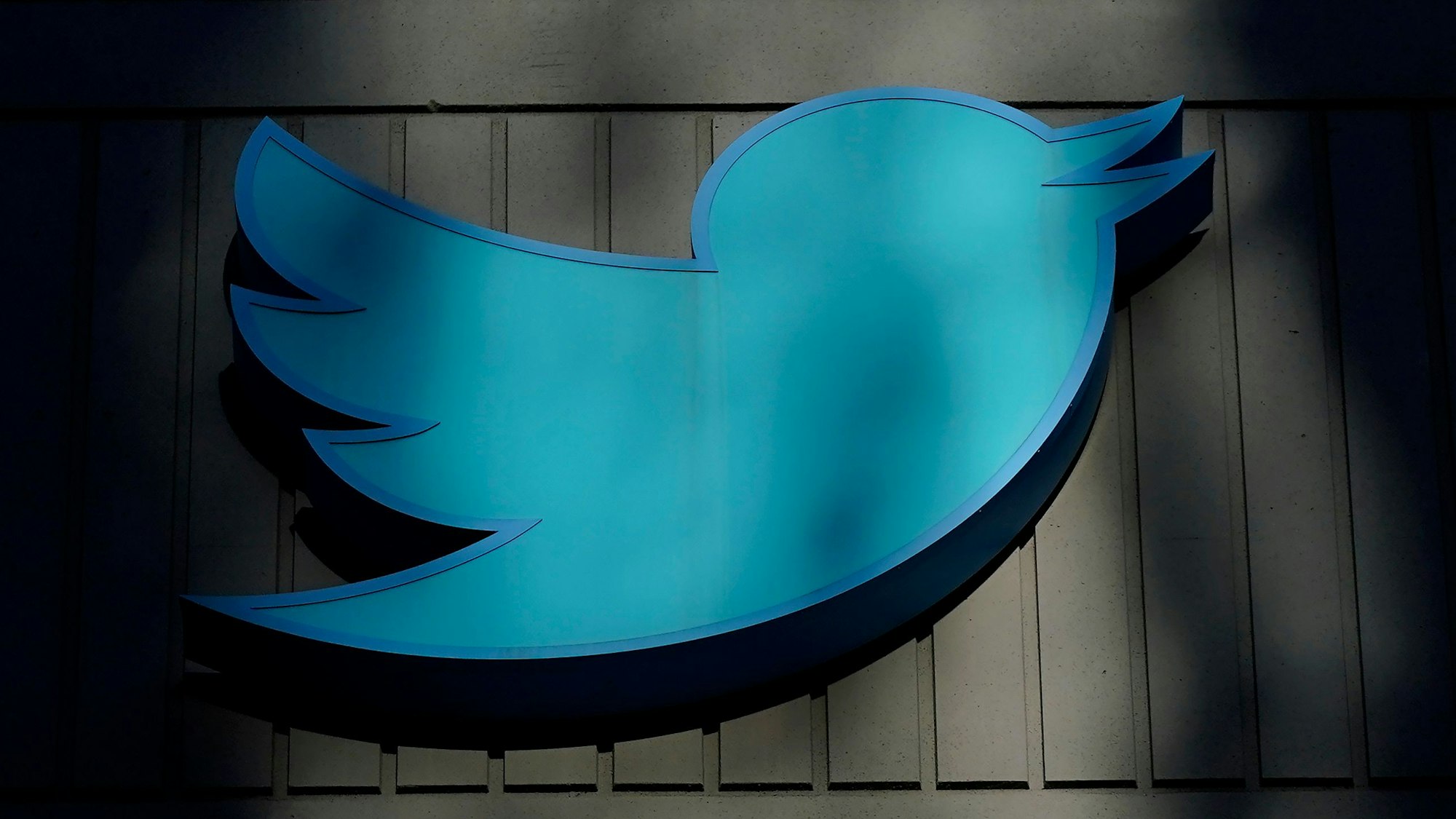 Ein Schild am Hauptsitz von Twitter in San Francisco.