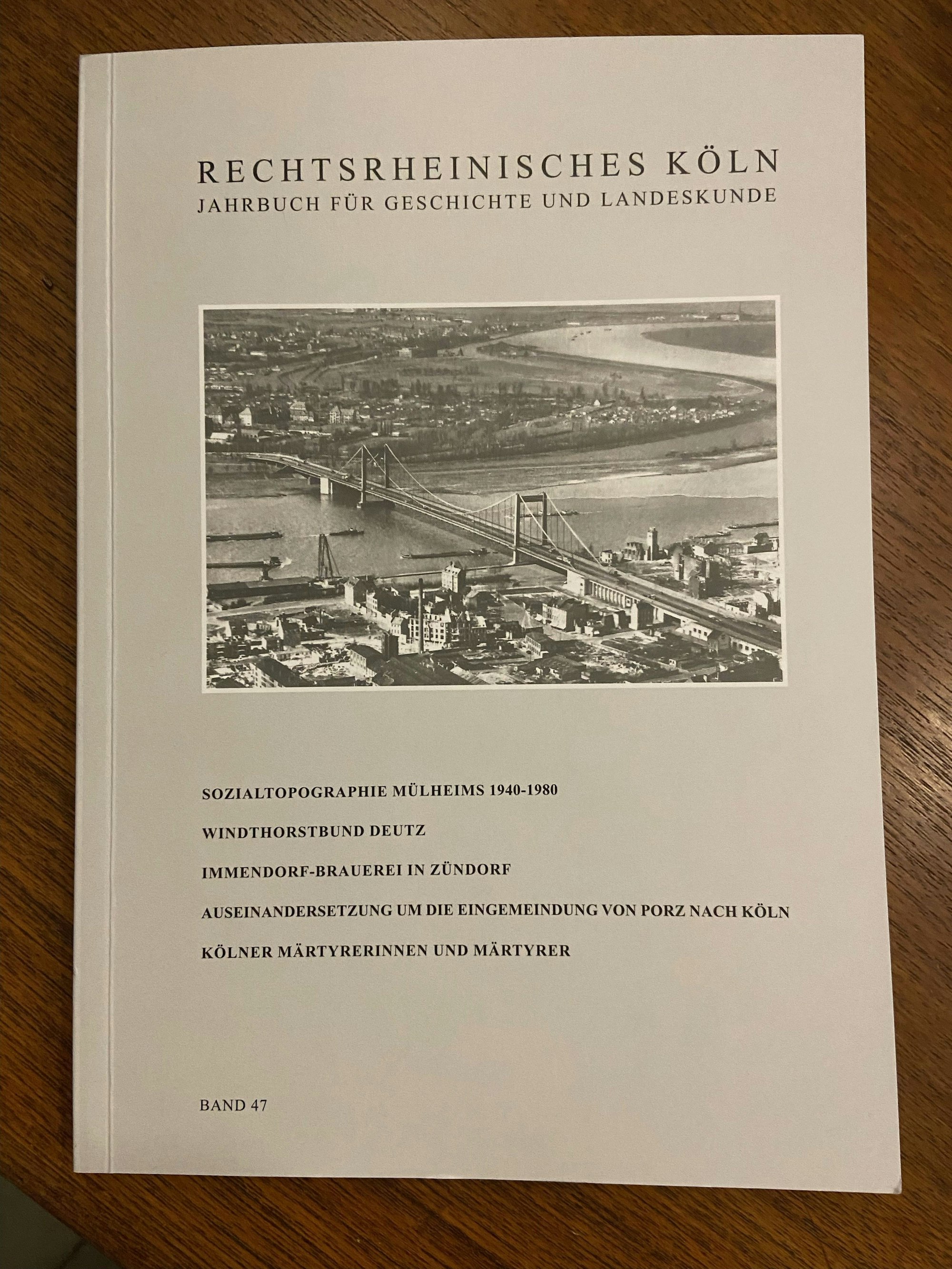 Das Cover des Jahrbuchs „Rechtsrheinisches Köln“.