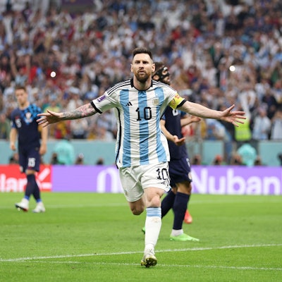 Lionel Messi jubelt nach seinem Tor zum 1:0