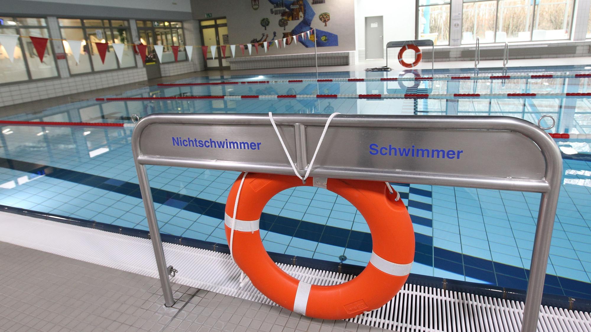Die Zukunft des sanierungsbedürftigen Niederkasseler Hallenbades ist völlig ungewiss.