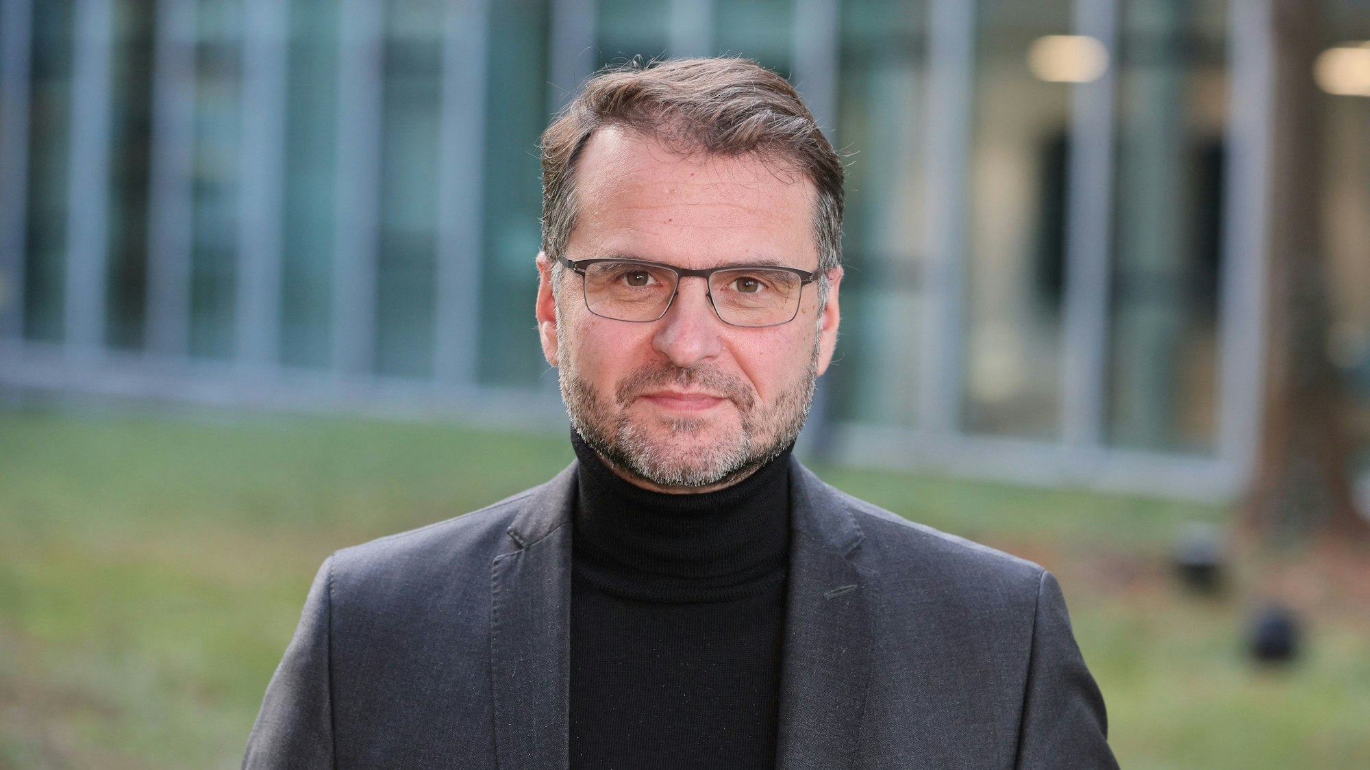 Andreas Feicht blickt in die Kamera