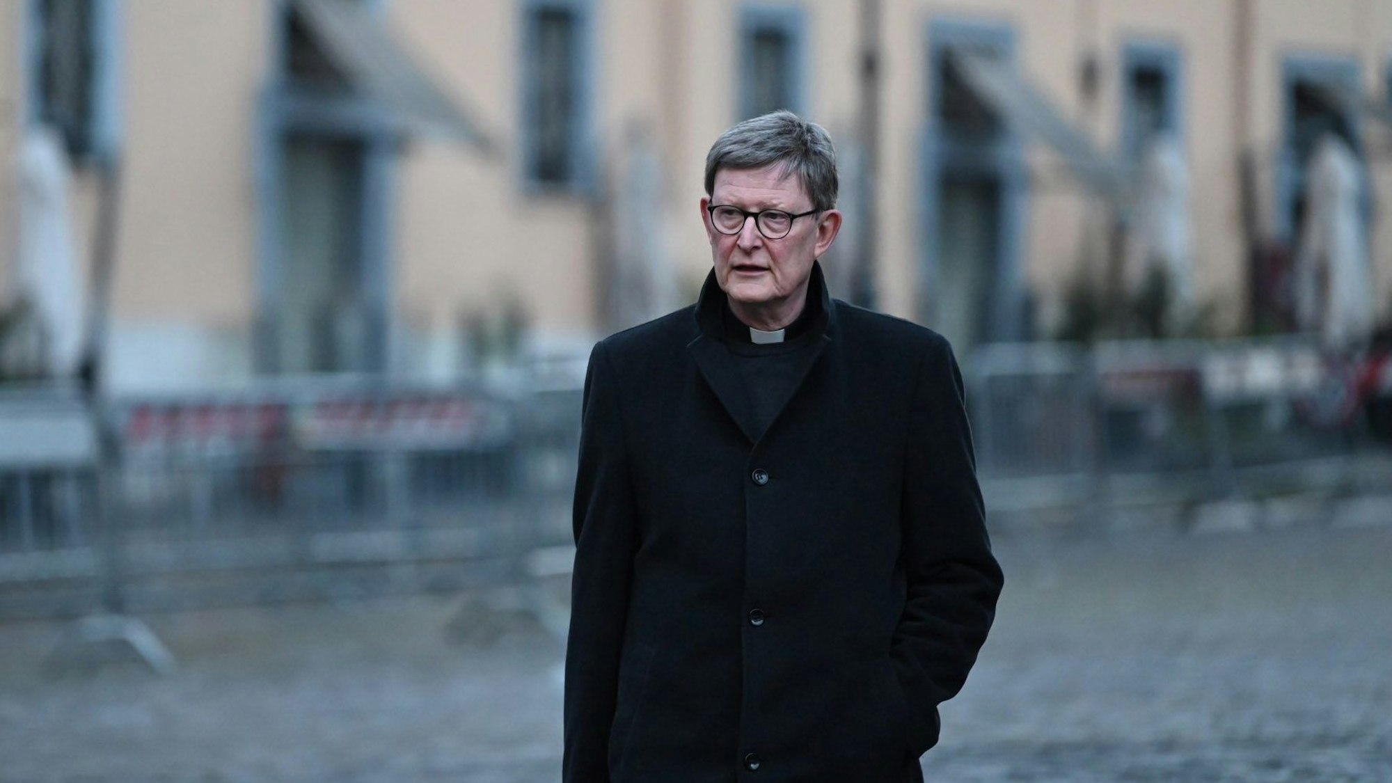 Der Erzbischof von Köln, Kardinal Rainer Maria Woelki, läuft in den Vatikan. (Archivbild)