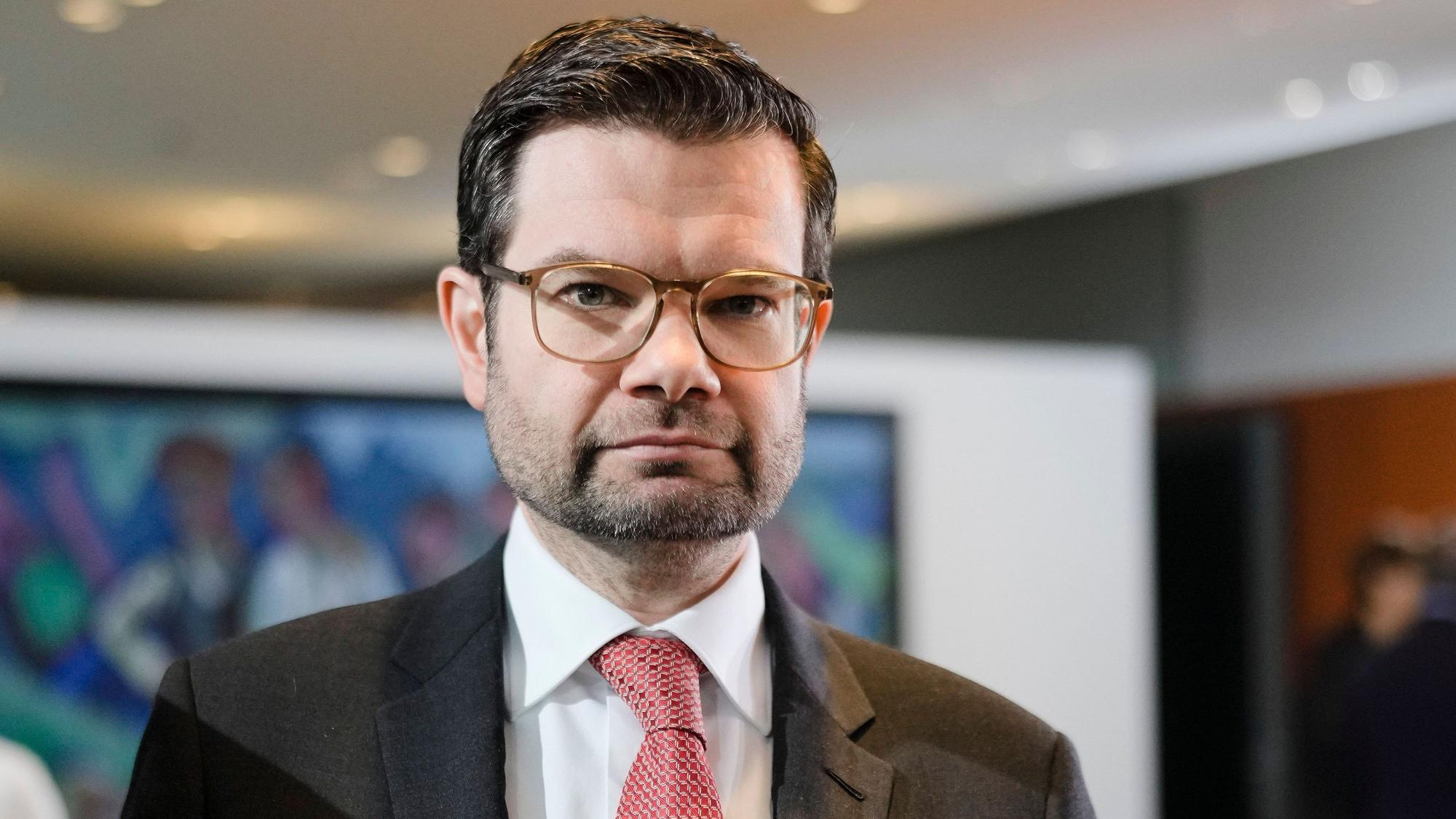 Justizminister Marco Buschmann lehnt eine Verschärfung des Waffenrechts ab.
