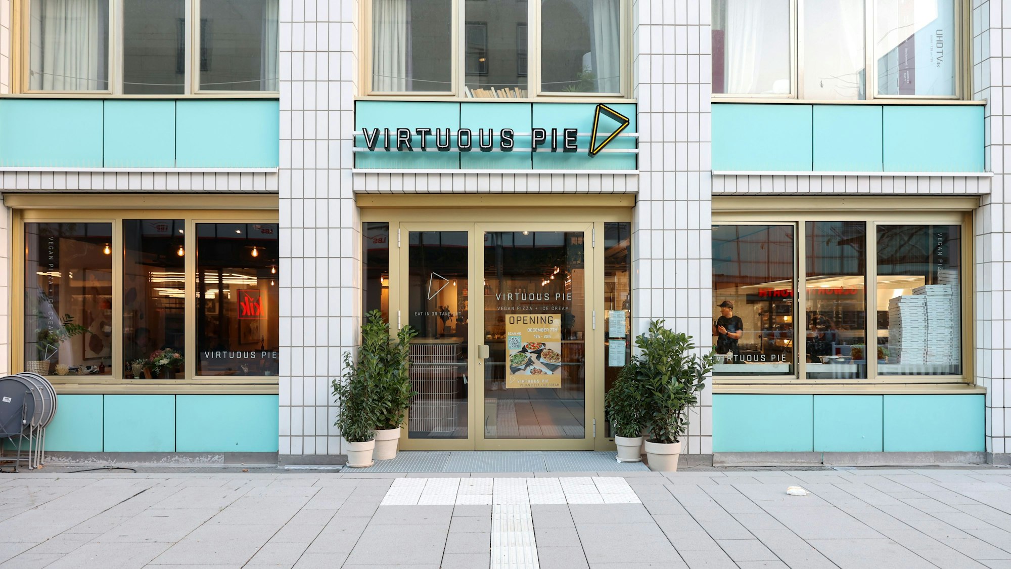 Im 4711-Haus öffnet der erste deutsche Ableger der bekannten Kette "Virtuous Pie", die vegane Pizza und Eiscreme anbieten.