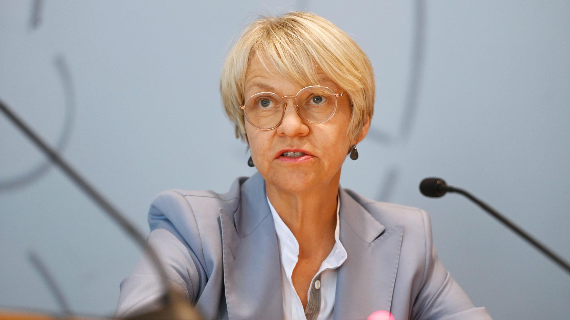 Dorothee Feller (CDU), Ministerin für Schule und Bildung in Nordrhein-Westfalen