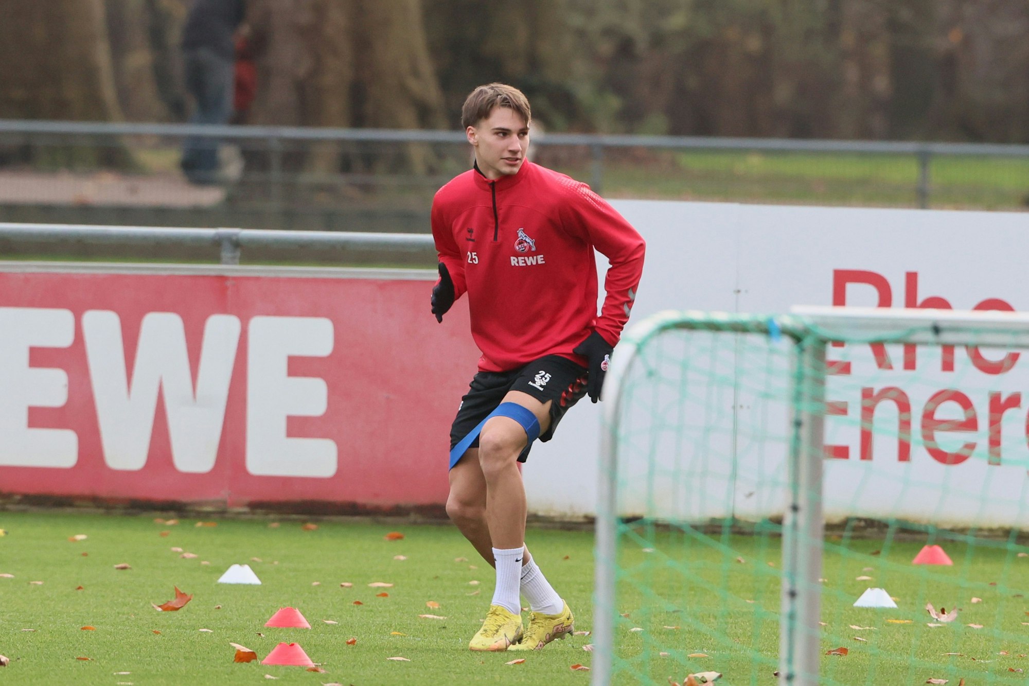 Kölns Stürmer Tim Lemperle trainiert am Geißbockheim