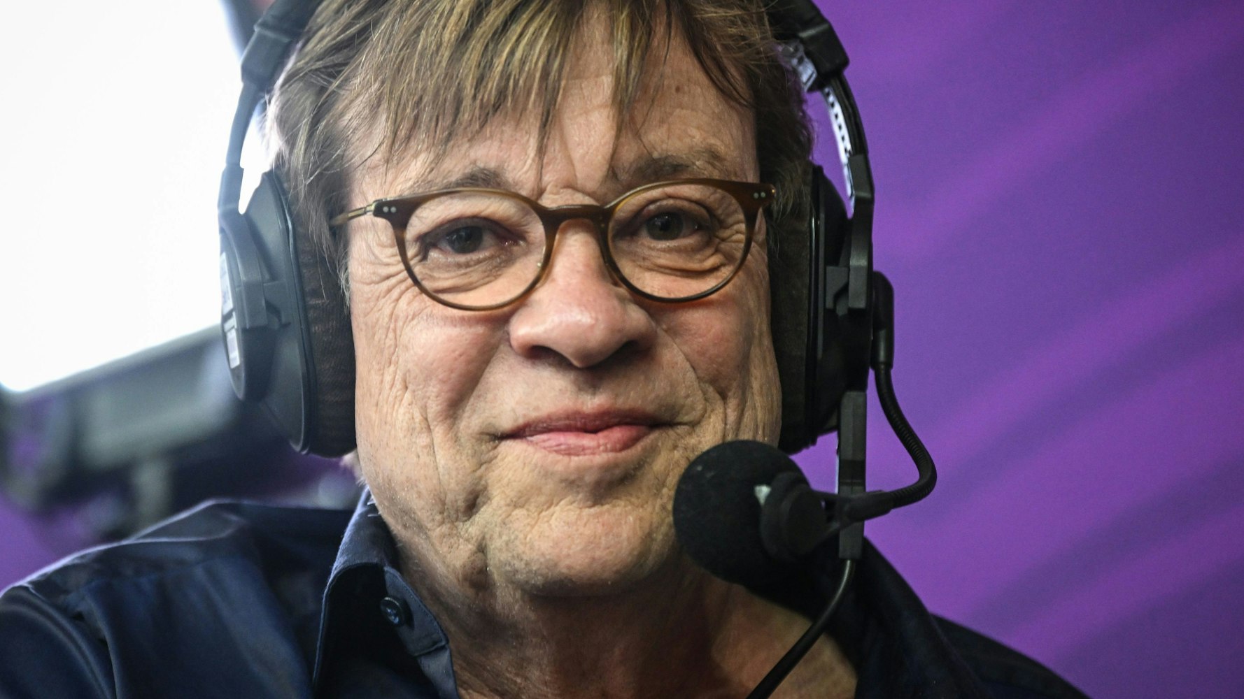 Frankreich - Marokko, Finalrunde, Halbfinale, Al-Bait Stadion, der deutsche Sportkommentator Béla Réthy vor dem Spiel.