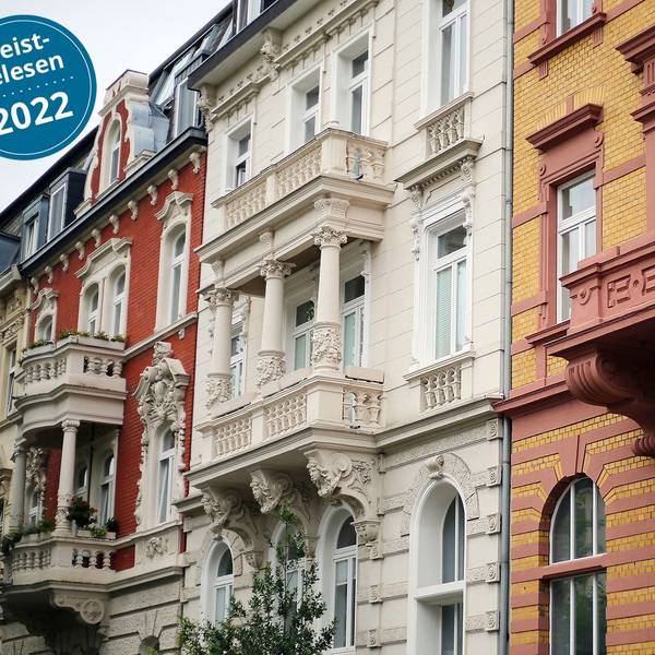 Das Bild zeigt Wohnhäuser aus der Gründerzeit in Köln.
