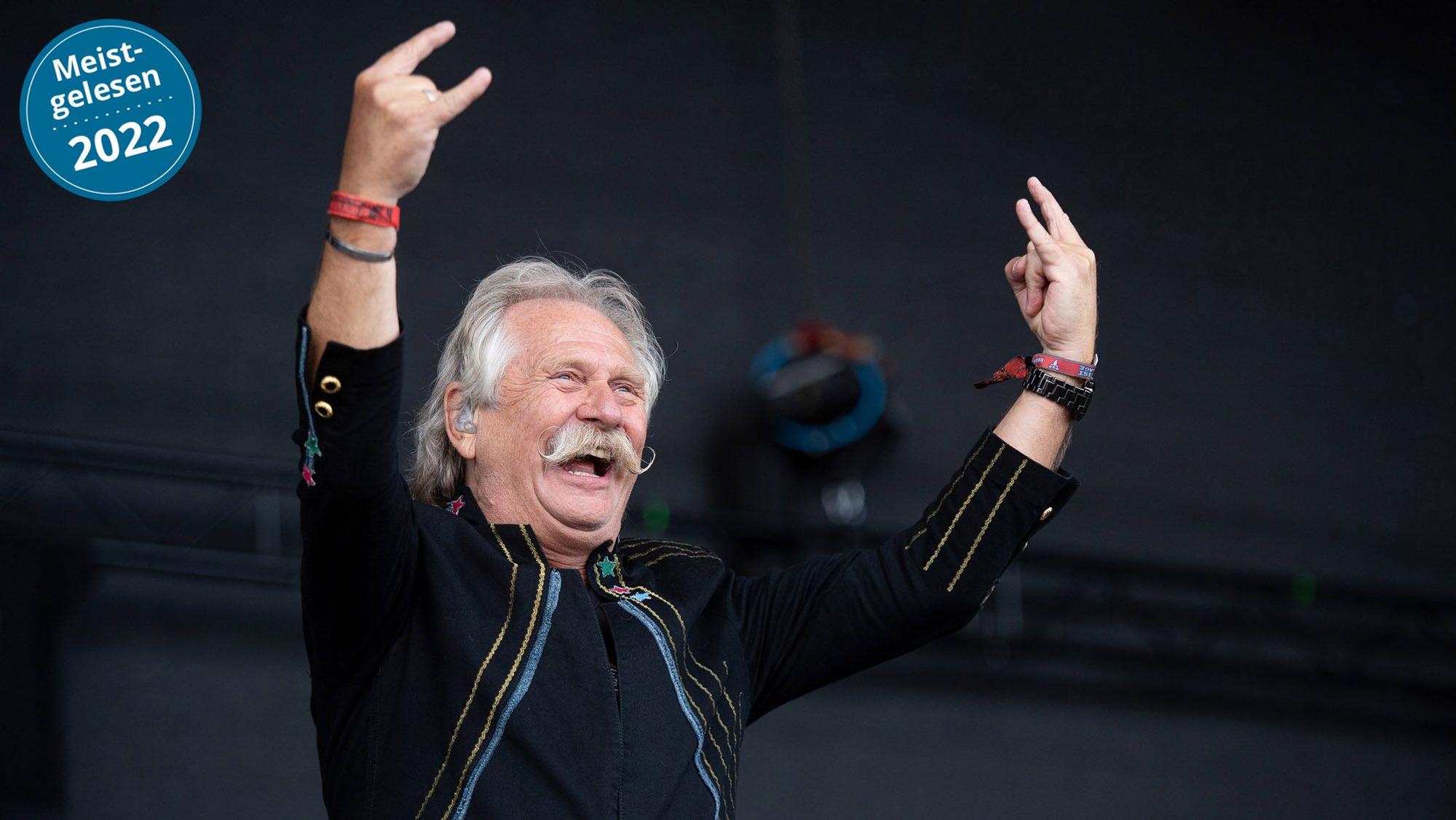 Henning Krautmacher, Sänger der Höhner, steht beim Wacken Open Air Festival auf der Bühne.
