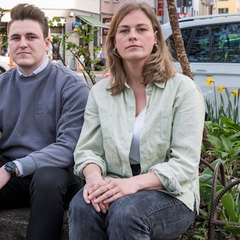 Die ehemaligen Bewohner Julia O., Daniel H. und Carolin O. am Brüsseler Platz.