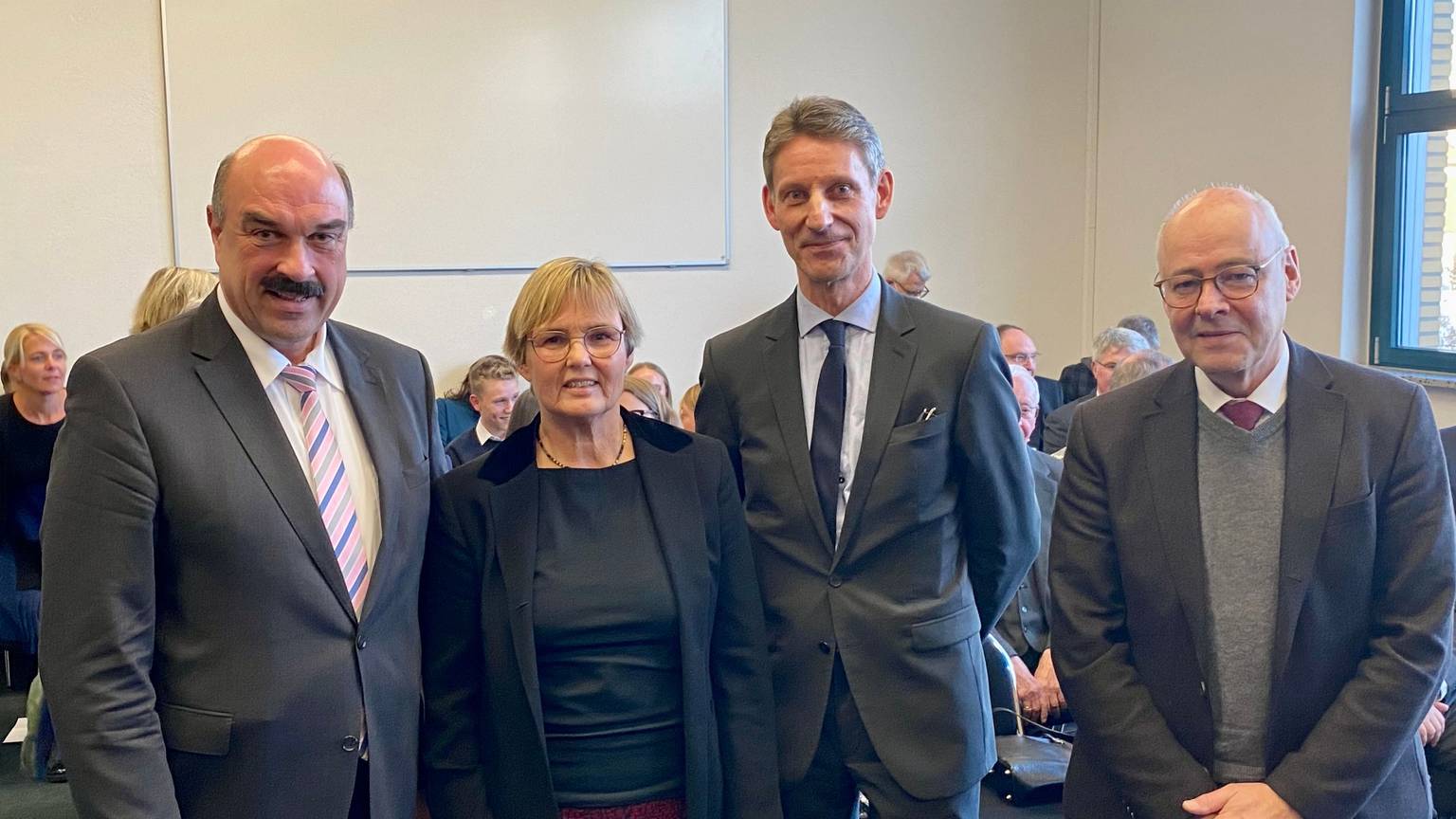 Bernd Scheiff, die verabschiedete Amtsgerichtsdirektorin Petra Strothmann-Schiprowski, ihren Nachfolger Daniel Radke und Stefan Weismann bei der offiziellen Einführung im Amtsgericht Euskirchen.