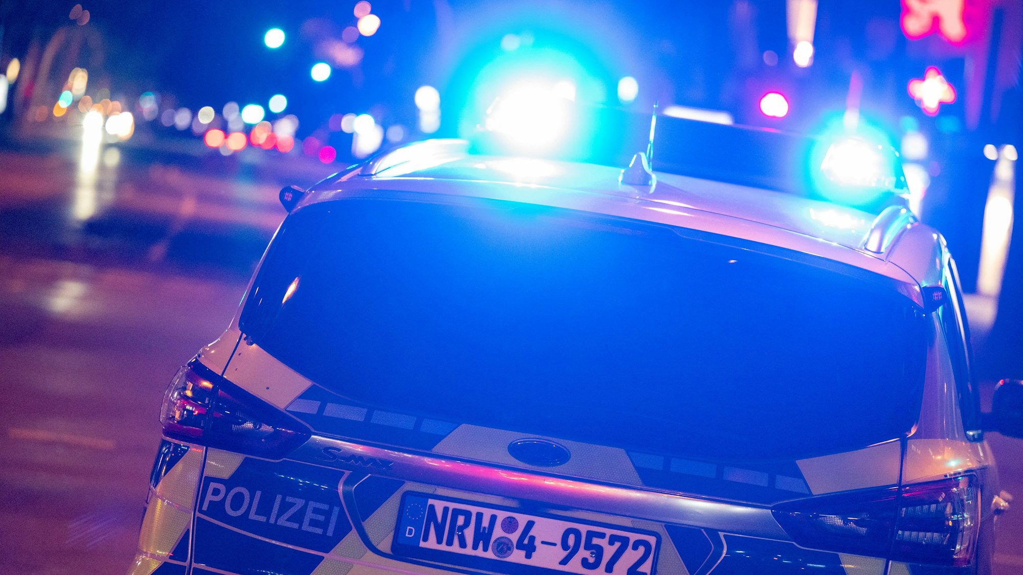 Insgesamt stellten Polizisten bei dem Schwerpunkteinsatz neben Drogen auch drei Messer und drei Pfeffersprays sicher.