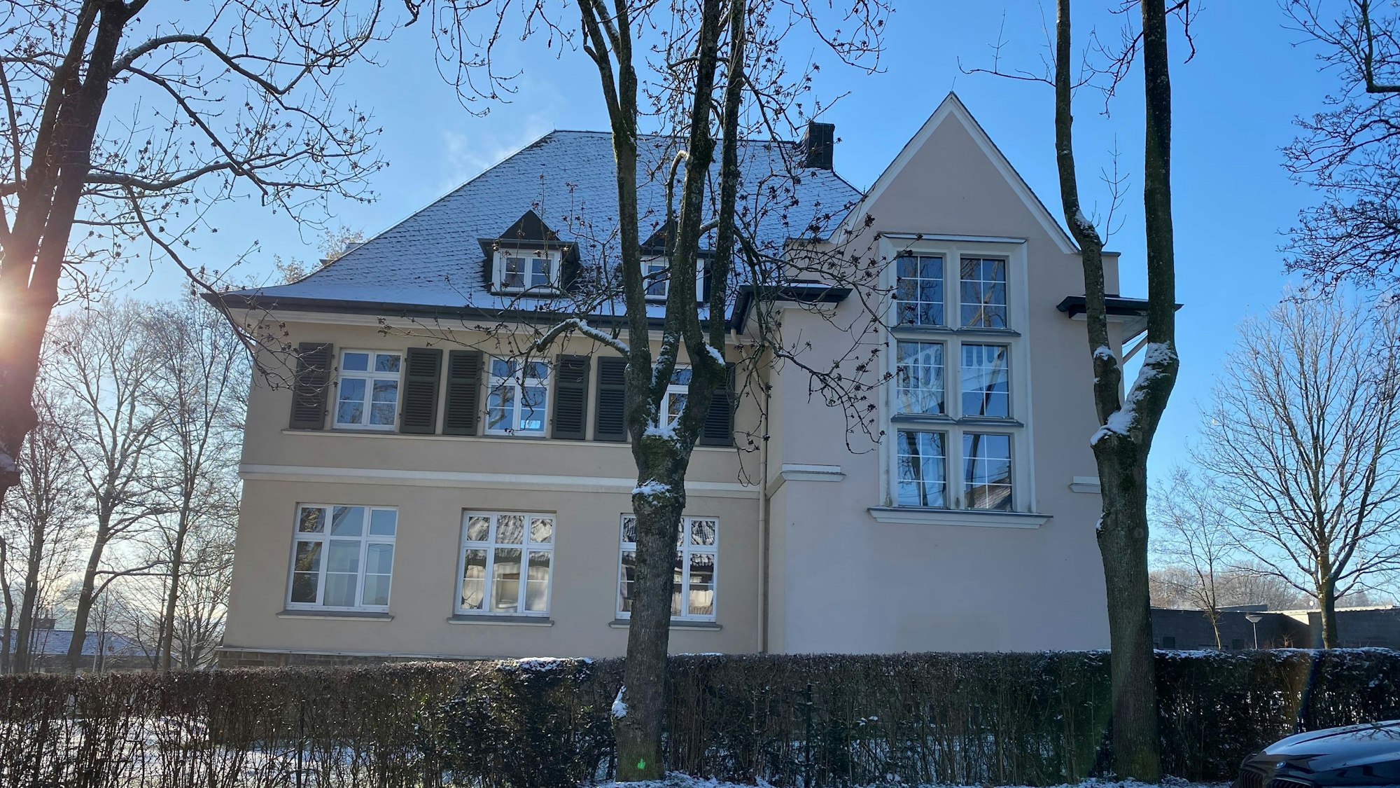 Eine Villa an der Gesamtschule in Much