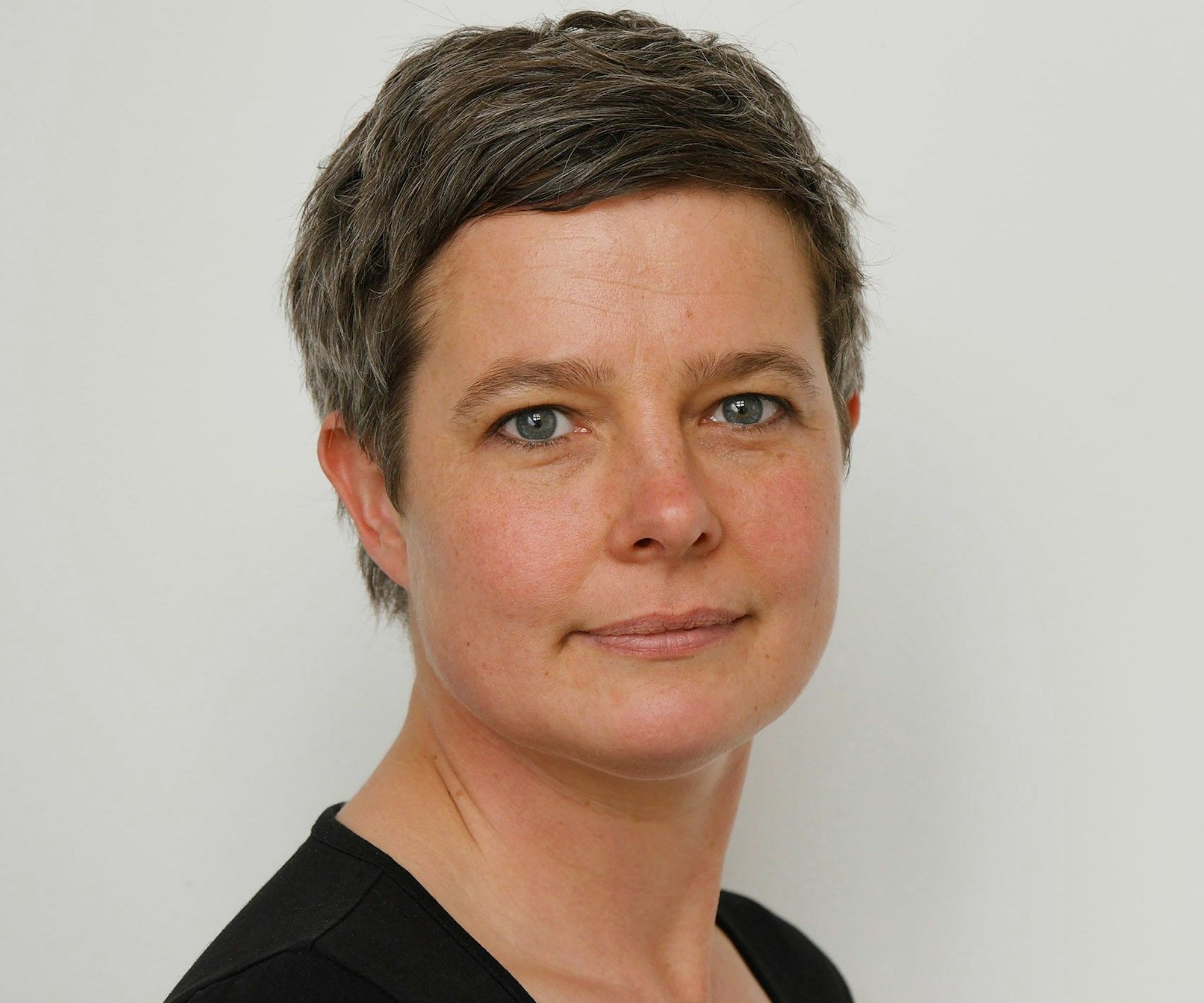 Portraitfoto von Anja Bierwirth, Leiterin des Forschungsbereichs Stadtwandel im Wuppertal Institut