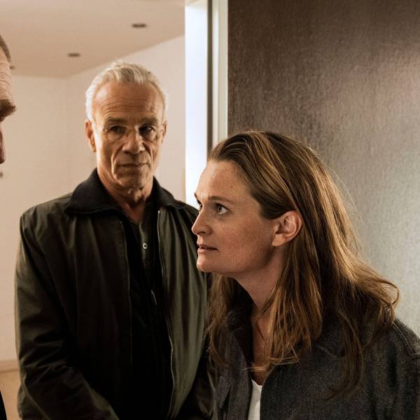 Sonja Schenk (Natalie Spinell) nimmt ihren Freund Karim in Schutz - auch gegen ihren Vater Freddy Schenk (Dietmar Bär) und dessen Kollegen Max Ballauf (Klaus J. Behrendt).