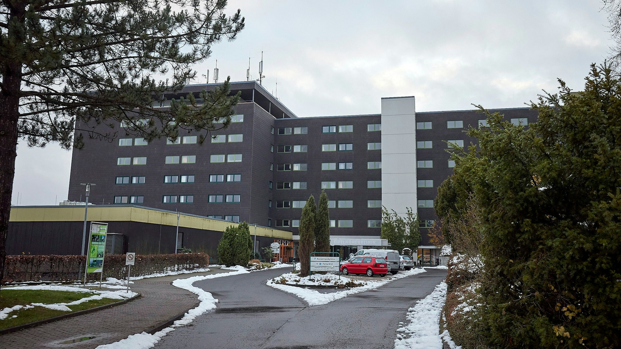 Bild von der ehemaligen Eifelhöhenklinik in Marmagen, die inzwischen als Unterkunft für Geflüchtete dient.