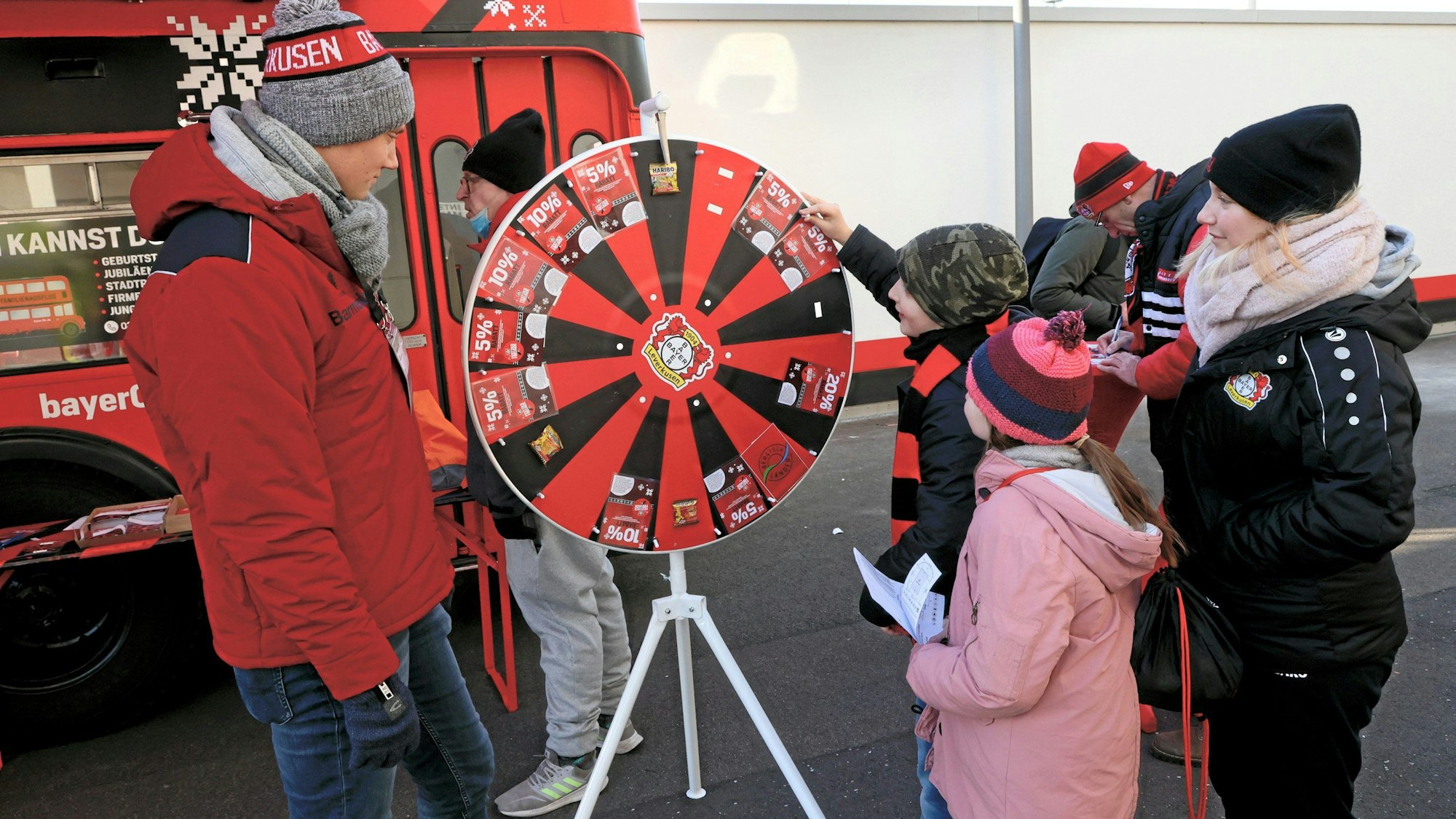 Weihnachtsevent bayer 04
Foto: Michael Wand