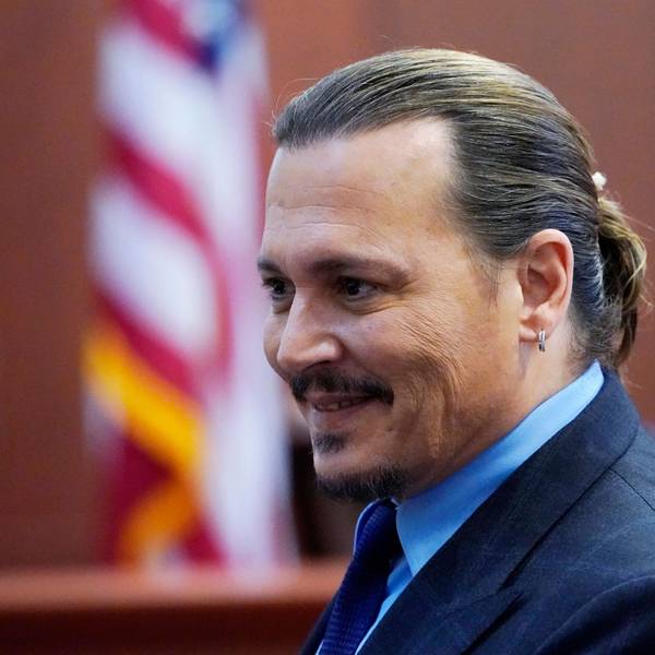 Johnny Depp geht zu einer Mittagspause im Fairfax County Circuit Court in Fairfax.