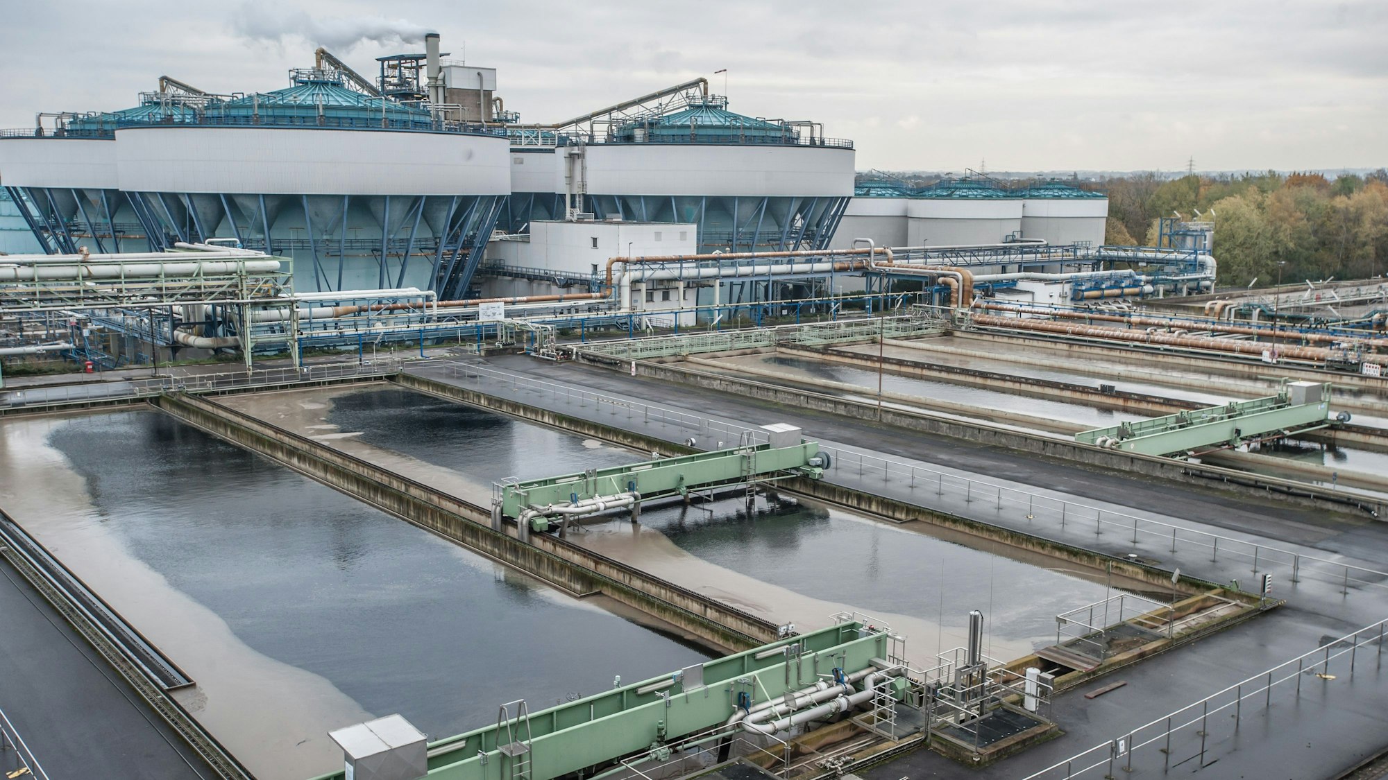 Das Gemeinschaftsklärwerk in Bürrig in der Übersicht