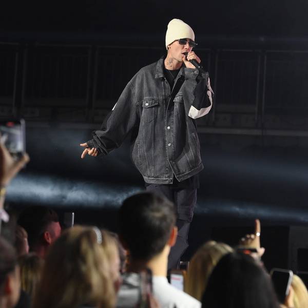 Der kanadische Sänger Justin Bieber tritt auf der Bühne des Jingle Bell Ball Music Festival in der Londoner O2 Arena auf.