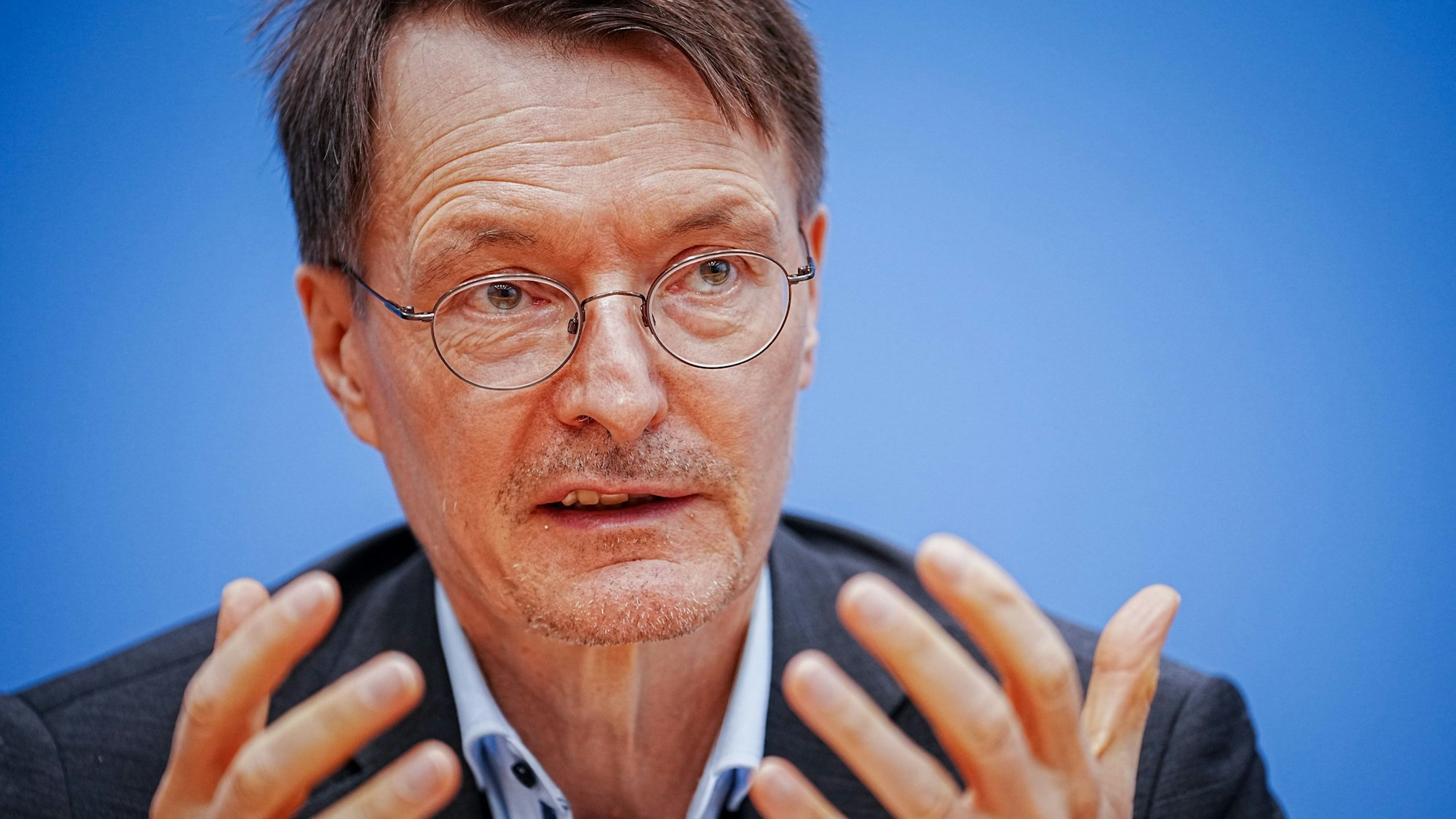 Karl Lauterbach (SPD) will auf Lieferengpässe bei Medikamenten reagieren.