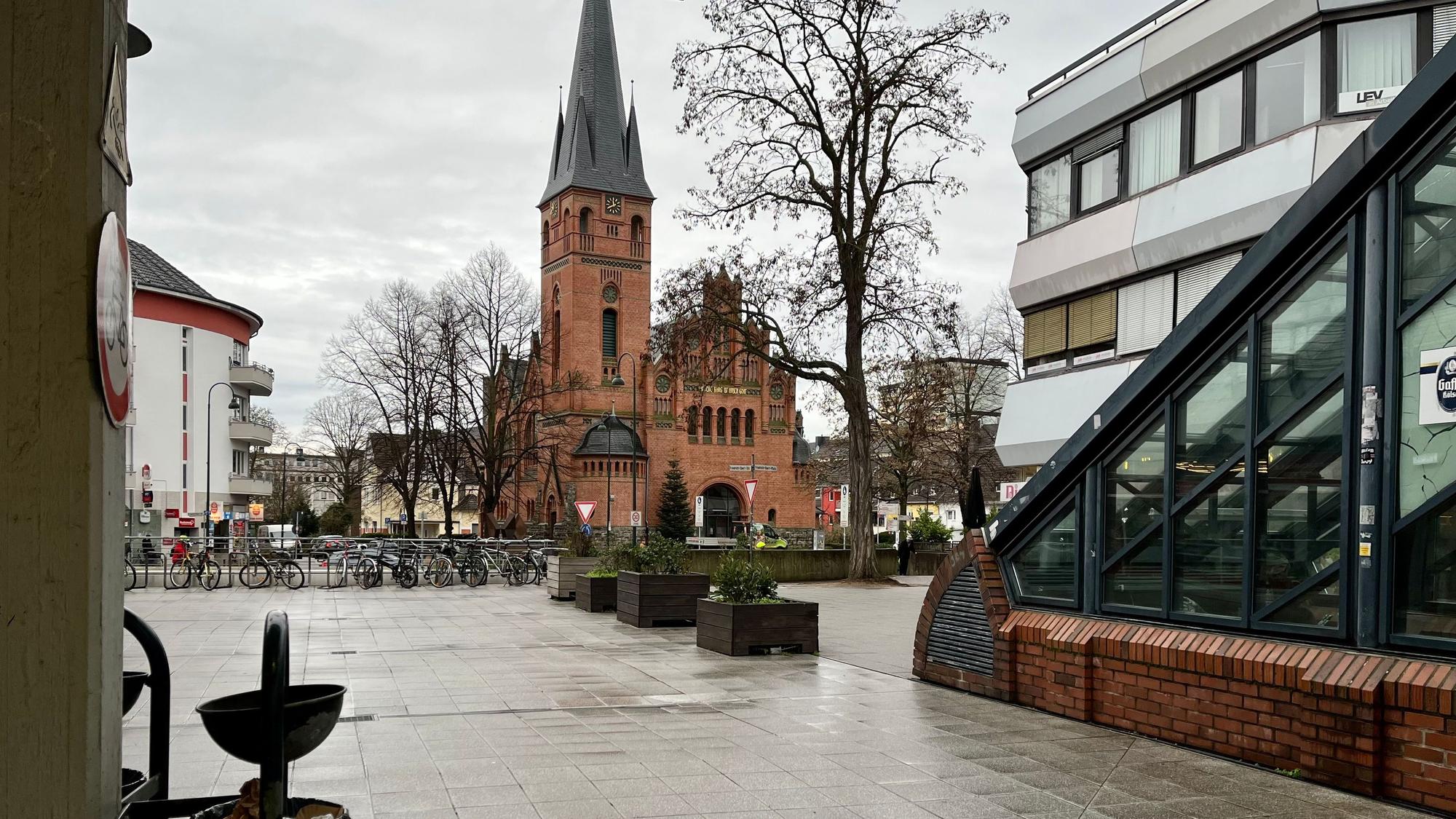 Blick von der City C auf die Christuskirche in Wiesdorf
