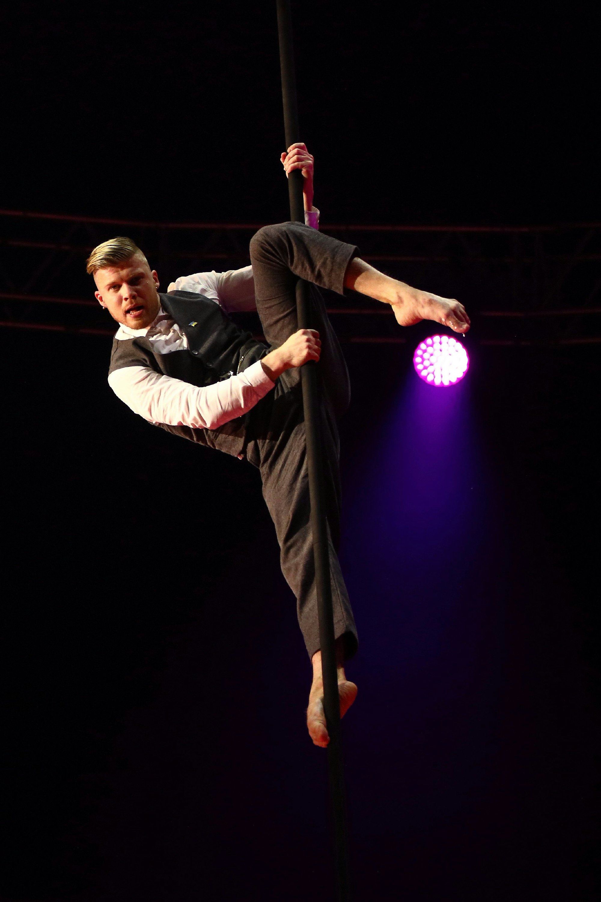 Denys Zhygaltsov am Aerial Pole