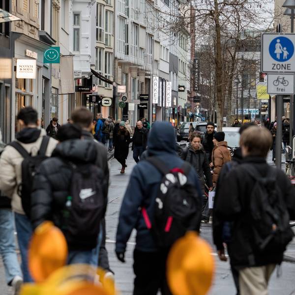 Fußgänger auf der Ehrenstraße