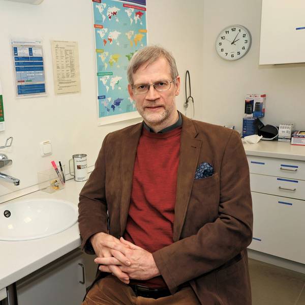 Dr. Oehler Martin Oehler in seinem Büro