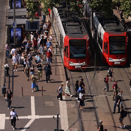 16.08.2022, Köln: Ansichten des Neumarkt in Köln. Foto: Thilo Schmülgen