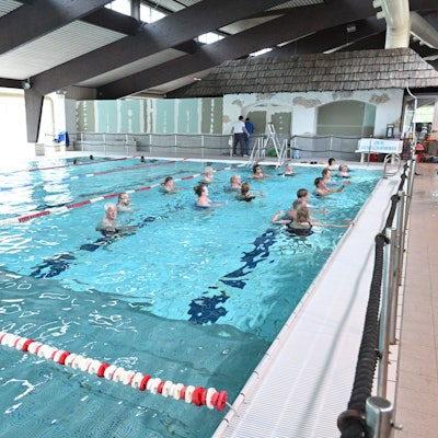 Das Foto zeigt das Kürtener hallenbad