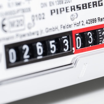 Der Gasverbrauch wird auf einem Gaszähler eines privaten Haushaltes angezeigt.