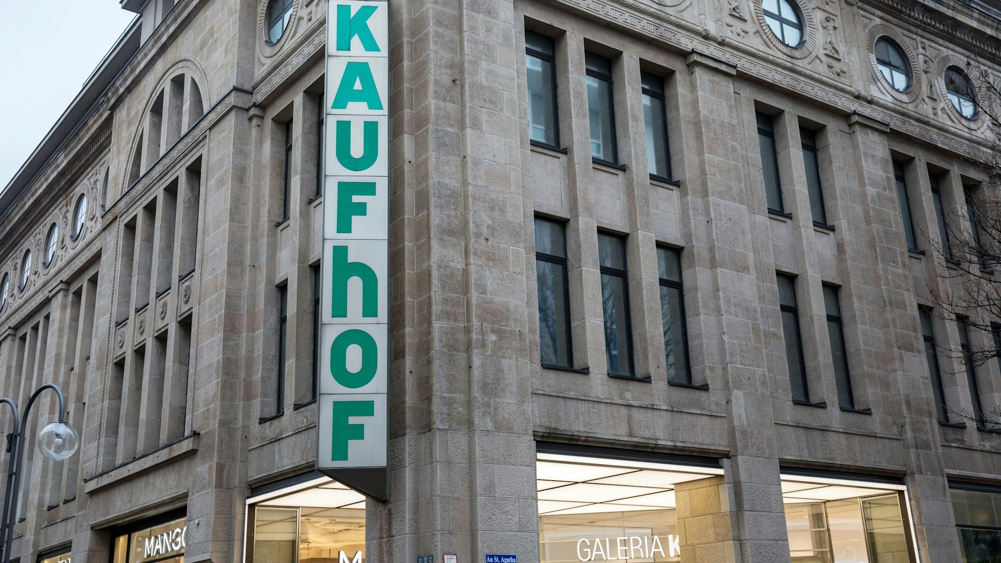 Außenansicht des Warenhauses Galeria Kaufhof.