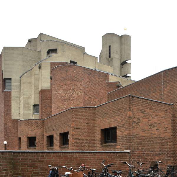 Kirche „Christi Auferstehung“, in Köln-Lindenthal.